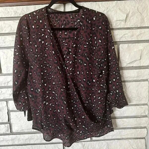 West Kei Leopard Cheetah Print Hi-Lo Blouse Size Medium Faux Wrap